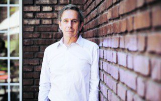 Alfredo Castro: “Los teatros chilenos estamos en la ruina”