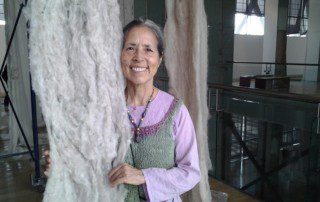 Cecilia Vicuña: “Vivimos en una cultura donde la academia y la educación procuran que todo el mundo actúe, piense y siga órdenes”